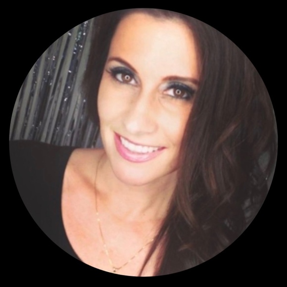 Meet your Posher, April - Picture 1 of 1